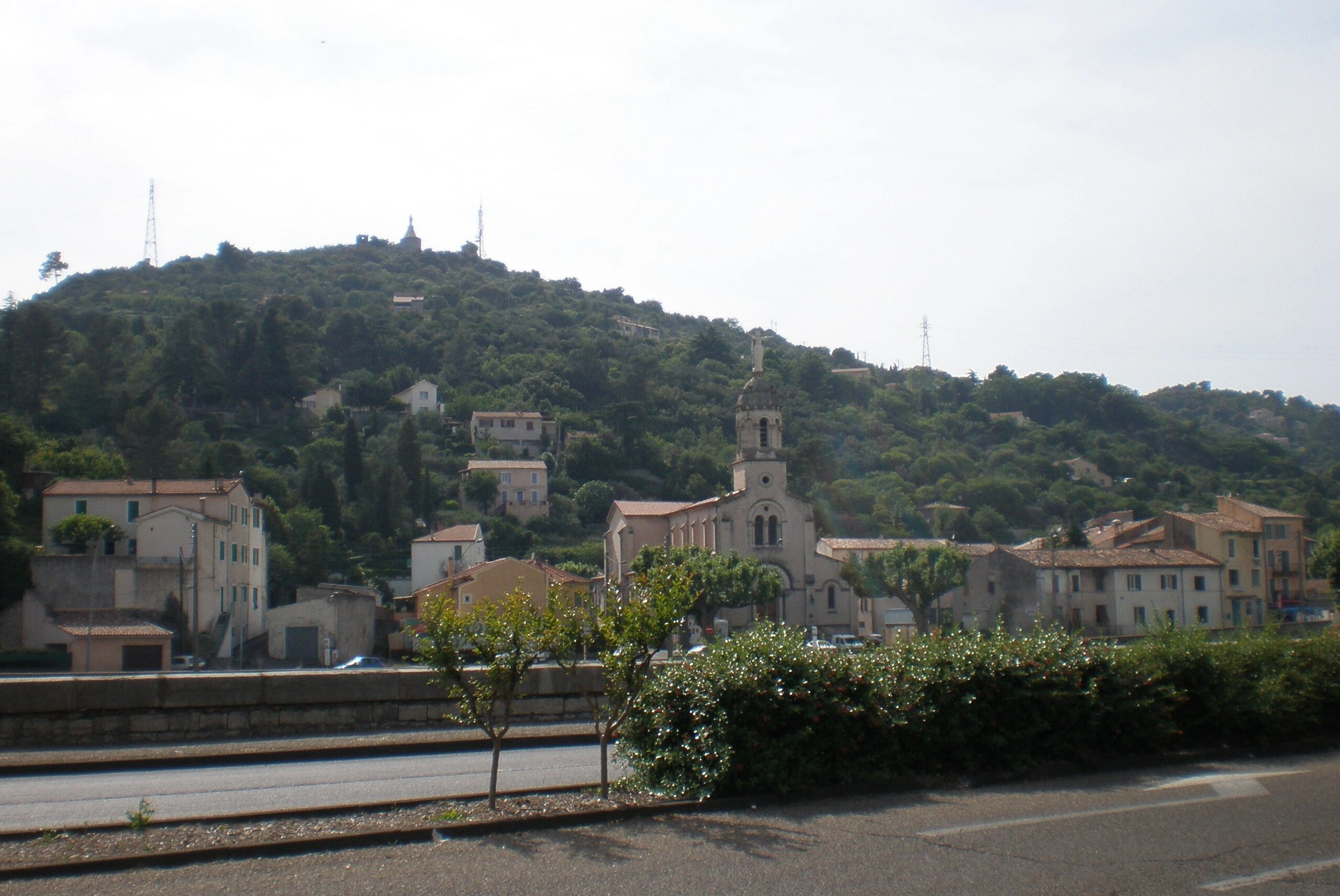 Alès, entre nature et dynamisme économique au pied des Cévennes